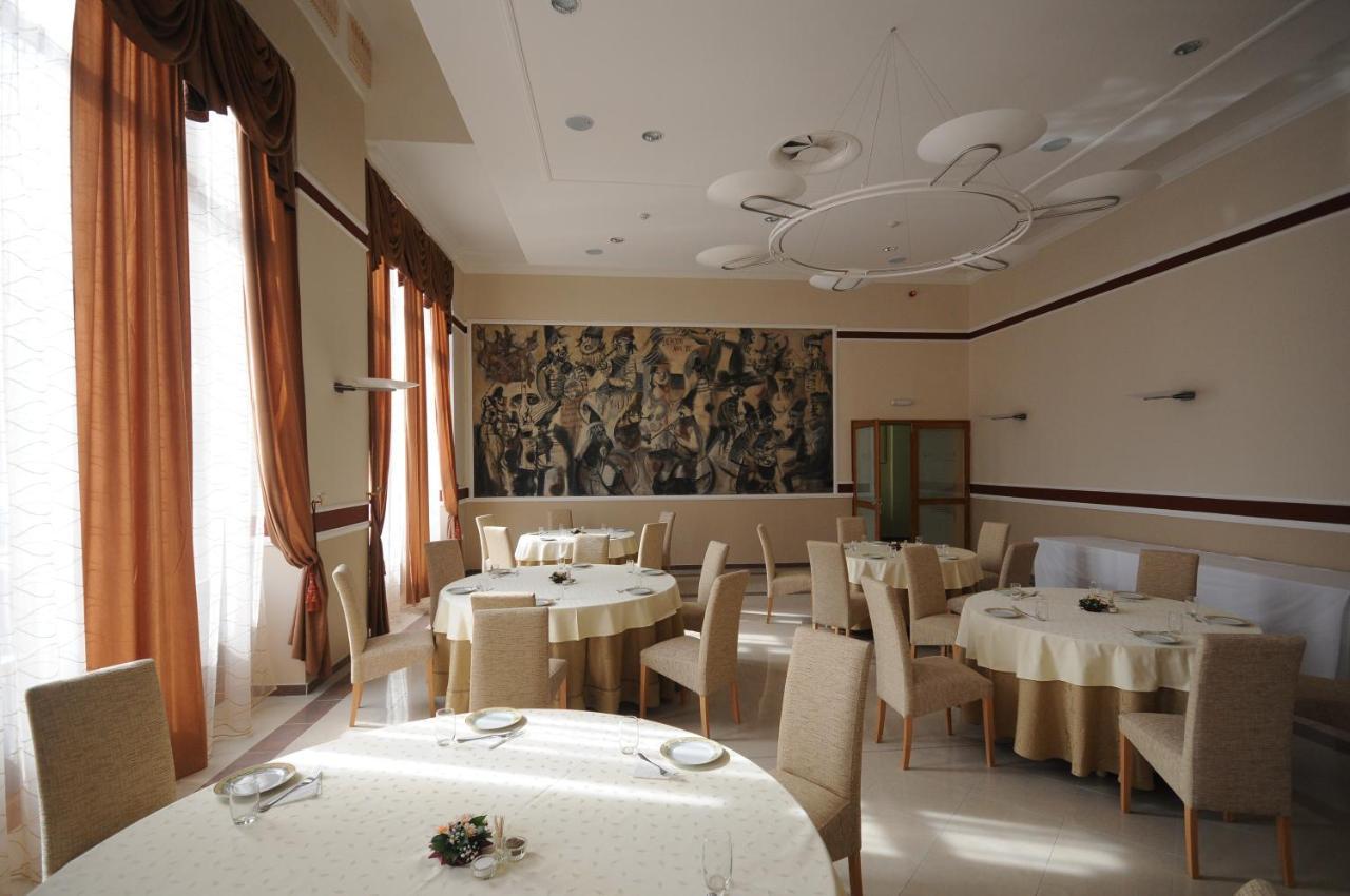 Hotel Royal Senta エクステリア 写真